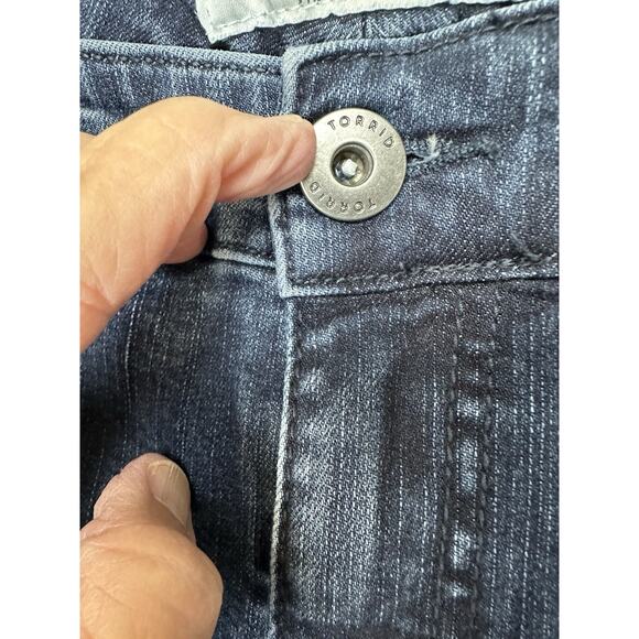 Torrid Denim Sz 22R We Swear By The Fit Skinny Jeans Womens 5 Pocket Med Wash - Picture 5 of 16
